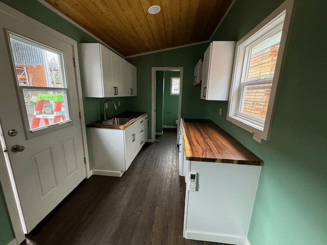 Tiny House Built by Skilled Carpenter  - 0 bed, 0 bath, 192 sqft in Portland, Oregon